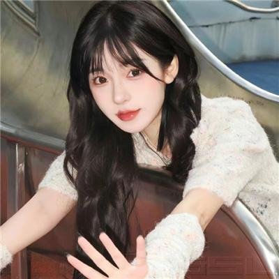 追梦的黎族女娃娃